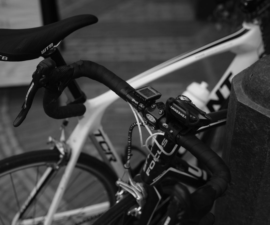 Bidon de vélo dans un porte-bidon